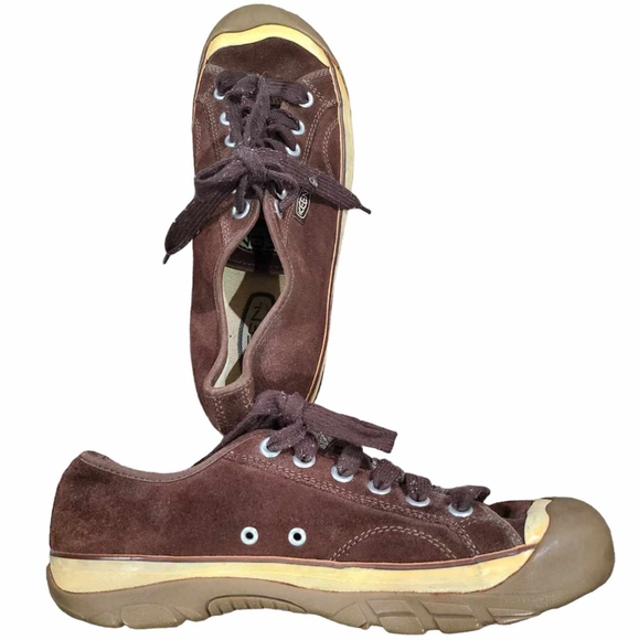 Mens casual brown tennis shoes. - Picture 2 of 4